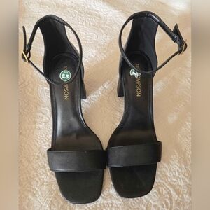 Women's Ankle Strap Pump